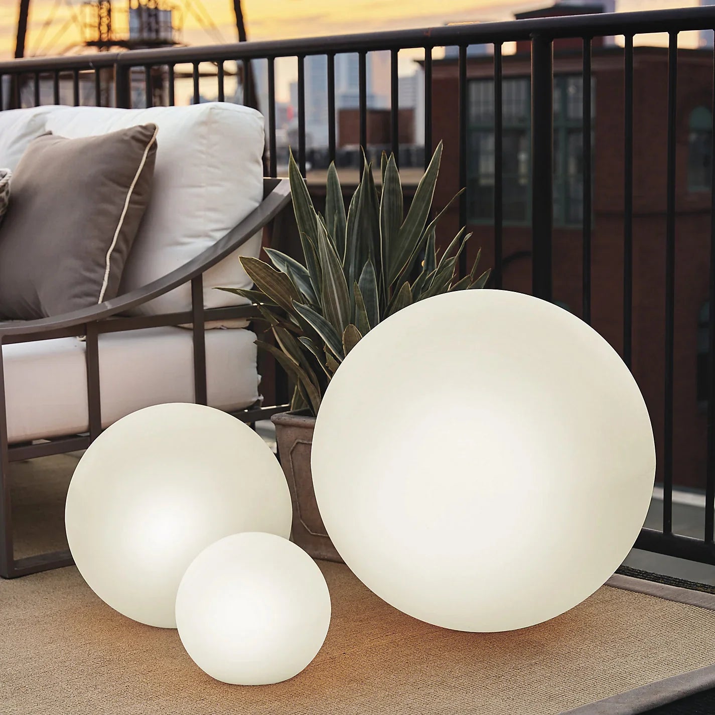 Garden Ambient Sphere™ | Sfeer aanpassen met één druk op de knop.